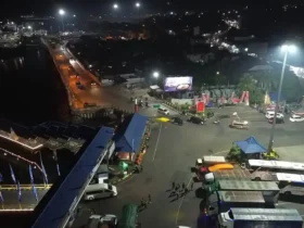 Personel gabungan Polresta Banyuwangi laksanakan Apel Pos Terpadu Ketapang, siap amankan arus mudik lebaran, Minggu (15/3/2026) malam. (blok-a.com/Kuryanto)