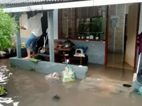 Kondisi rumah warga yang terdampak banjir di Kota Malang pada Sabtu (14/3/2026) sore (foto: kiriman warga)
