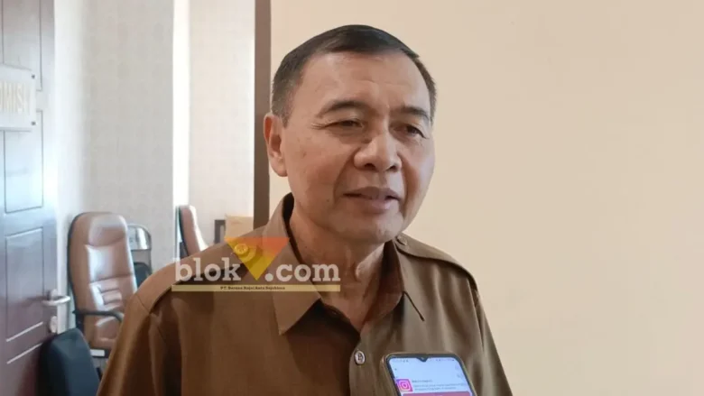 Wakil ketua DPRD kota Mojokerto Hadi Prayitno saat wawancara dengan wartawan.(blok-a.com/Syahrul Wijaya)