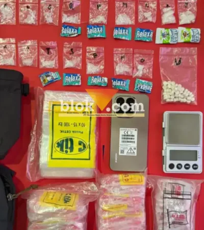 Barang bukti yang berhasil diamankan dari tangan pelaku (foto: Blok-a.com/Syahrul Wijaya)