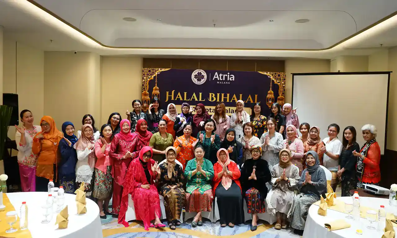 Pakaian adat tampak beraneka ragam di acara halalbihalal PHRI Kota Malang (foto: dok Atria Hotel for Blok-a.com)