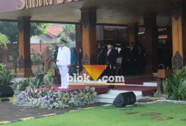 Wakil Wali Kota Mojokerto Rachman Sidharta Arisandi saat memimpin upacara Peringatan Hari Otonomi Daerah ke-30 (foto: Blok-a.com/Syahrul Wijaya)