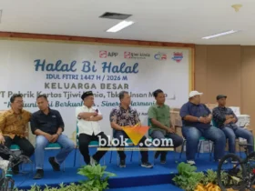Suasana halal bihalal insan media bersama Tjiwi Kimia yang berlangsung di lantai 2 gedung MOB B (foto: Blok-a.com/Syahrul Wijaya)