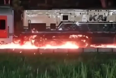 Tangkapan layar vidio viral percikan api terlihat dari roda lokomotif CC201 saat alami selip di jalur menanjak Kalibaru, Minggu (30/3/2026)