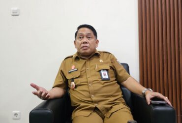 Kepala Dinas Perikanan Kabupaten Malang, Victor Sembiring saat menjelaskan ke awak media (istimewa)