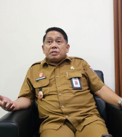 Kepala Dinas Perikanan Kabupaten Malang, Victor Sembiring saat menjelaskan ke awak media (istimewa)