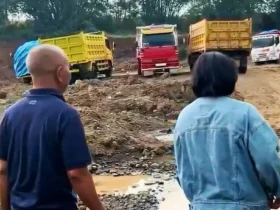 Anggota DPRD Jatim saat melakukan sidak tambang di Kecamatan Karas, Magetan.