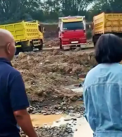 Anggota DPRD Jatim saat melakukan sidak tambang di Kecamatan Karas, Magetan.