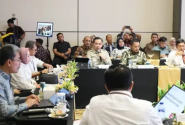 Bupati Jember Muhammad Fawait saat hadiri kegiatan di BP Taskin, ia mendapat apresiasi atas upaya verifikasi faktual data kemiskinan oleh para ASN Pemkab Jember (foto: ist)