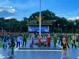 Bupati Magetan bersama jajaran Forkopimda menari bersama saat puncak peringatan Hardiknas 2026 (foto: Blok-a.com/Ananda)