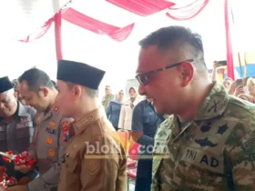 Bupati Mojokerto, Kapolres Mojokerto, Dandim 0815/Mojokerto, saat lounching Operasional Kopdes Merah Putih di Seduri, Mojosari.(foto: Blok-a.com/Syahrul Wijaya)