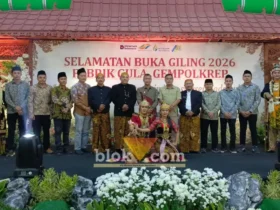 Foto bersama jajaran managemen Pabrik Gula Gempolkerep dalam acara selamatan buka giling 2026 (foto: Blok-a.com/Syahrul Wijaya)