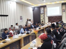 Audiensi massa aksi penolakan penutupan Bendungan Lahor bersama DPRD Kabupaten Malang (blok-a.com / Yogga Ardiawan)