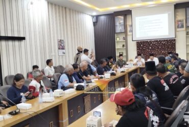 Audiensi massa aksi penolakan penutupan Bendungan Lahor bersama DPRD Kabupaten Malang (blok-a.com / Yogga Ardiawan)