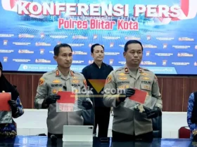 Kapolres Blitar Kota, AKBP Kalfaris Triwijaya Lalo saat konferensi pers terkait TPPO (foto: Blok-a.com/Fajar)