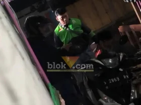 Pelaku yang mengaku aparat penegak hukum dan melakukan aksi pembalakan di sejumlah toko Madura (foto blok-a.com/Syahrul Wijaya)