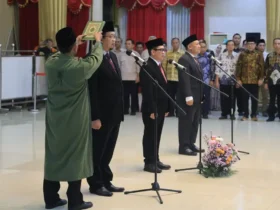 Prosesi pelantikan jajaran direksi Perumda Perkebunan Kahyangan (PDP), Rabu malam (13/5/2026). Ketiga direksi yang dilantik oleh Bupati Fawait tersebut adalah Gogot Cahyo Baskoro, Dima Akhyar, Nyoman Aribowo (foto: ist)