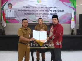 Prosesi serah terima jabatan dari Plt Direktur utama Danang Andriasmara kepada jajaran direksi baru yang dipimpin Direktur Utama Gogot Cahyo Baskoro (foto: Blok-a.com/Rio)