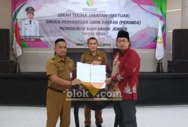 Prosesi serah terima jabatan dari Plt Direktur utama Danang Andriasmara kepada jajaran direksi baru yang dipimpin Direktur Utama Gogot Cahyo Baskoro (foto: Blok-a.com/Rio)