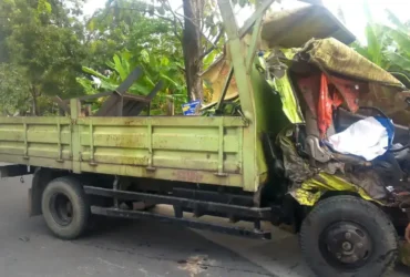 Truk yang terlibat kecelakaan di jalan raya Jatipelem, Diwek, Jombang (foto: Dokumen Satlantas Polres Jombang)