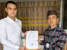 Wiwit Haryono saat melaporkan dugaan pungli KOPERTAIS IV di Kejaksaan Agung (foto: istimewa)