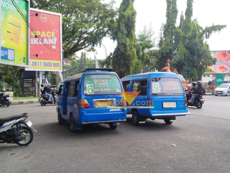 Angkutan Kota Malang yang dipersiapkan untuk angkot gratis (blok-a.com / Yogga Ardiawan)