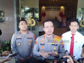 Kapolres Malang, AKBP Muhammad Taat Resdi saat diwawancarai awak media (blok-a.com / Yogga Ardiawan)