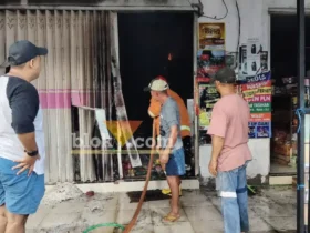 Kondisi ruko di Pasar Desa Tapanrejo, Kecamatan Muncar, Banyuwangi, yang terbakar pada Kamis (21/5/2026) sore (foto: Blok-a.com/Kuryanto)