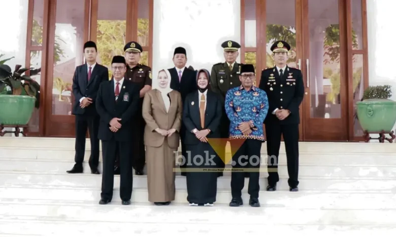 Jajaran pejabat lingkungan Pemkab Bojonegoro dalam Upacara Harkitnas ke-118 (foto: ist)