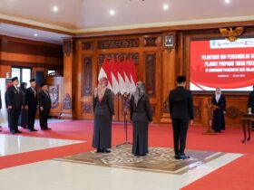 Proses pelantikan tiga Pejabat Tinggi Pratama Pemkot Mojokerto.(blok-a.com/Syahrul Wijaya)