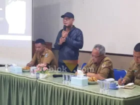 Front Perjuangan Petani Mataraman (FPPM) audiensi di Kantor Kesatuan Pemangkuan Hutan (KPH) Blitar (foto: Blok-a.com/Fajar)