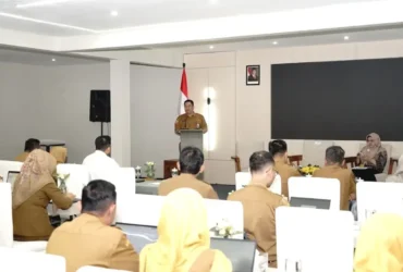 Sekda Kabupaten Malang, Budiar saat menghadiri Forum Komunikasi Implementasi Strategi Penguatan Rekrutmen dan Reaktivasi Peserta untuk Mewujudkan UHC Berkualitas Tingkat Kabupaten Malang (foto: dok. Prokopim)