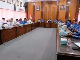 Bupati Sidoarjo, Subandi, rapat koordinasi bersama Kepala OPD, Paguyuban Kepala Desa/Kelurahan dan BPD Kabupaten Sidoarjo, di Ruang Delta Wicaksana, Rabu (17/6/2026) (foto: istimewa)