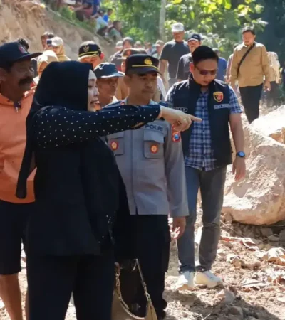 Ketua Komisi D DPRD Magetan saat sidak bersama ESDM Jatim di Tambang Sayutan (foto: ist)