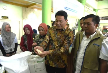 Penyaluran bantuan PBP di desa Pabean, Kecamatan Sedati (foto: istimewa)