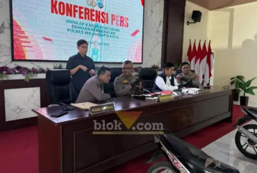 Pers rilis ungkap kasus pencurian dan bobol rumah di aula Hayam Wuruk Polres Mojokerto Kota (foto: Blok-a.com/Syahrul Wijaya)