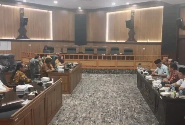 Rapat dengar pendapat komisi III DPRD kota Mojokerto dengan dinas pemuda olahraga dan pariwisata (foto: Blok-a.com/Syahrul Wijaya)