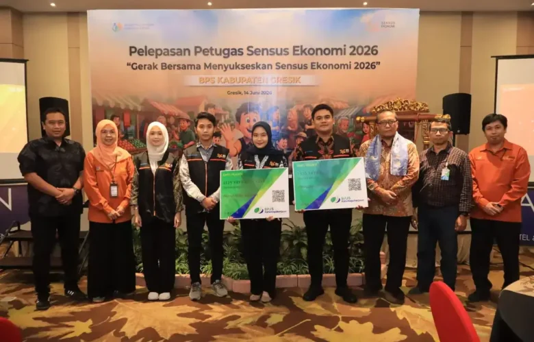 Secara simbolis Sekda Gresik, Achmad Washil Miftahul Rachman, secara resmi memberangkatkan 1.095 petugas Sensus Ekonomi 2026 (foto: istimewa)