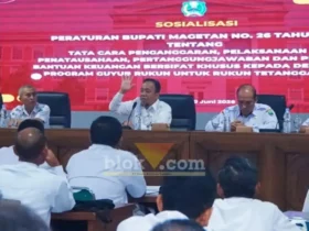 Wakil Bupati Magetan Suyatni Priasmoro saat menerangkan terkait penggunaan anggaran RT (foto: Blok-a.com/Ananda)