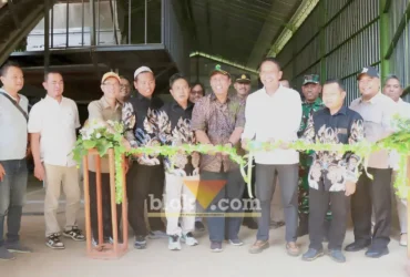 Bupati Bojonegoro, Setyo Wahono, meresmikan operasional PT New Porang Hebat Indonesia (NPHI) di Desa Klino, Kecamatan Sekar, Selasa (16/06/2026) (foto: istimewa)