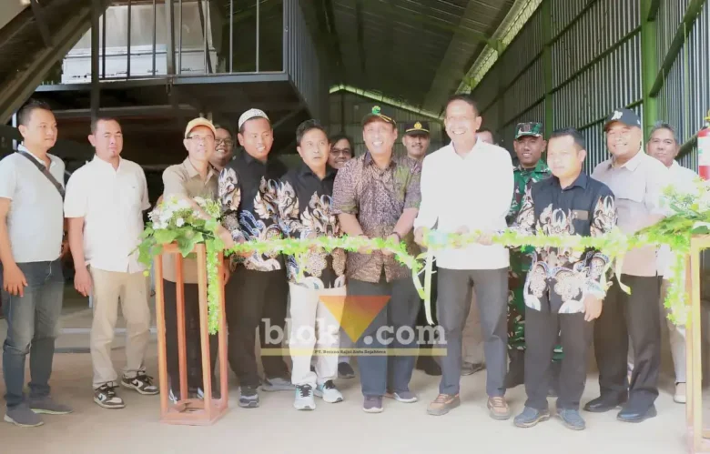 Bupati Bojonegoro, Setyo Wahono, meresmikan operasional PT New Porang Hebat Indonesia (NPHI) di Desa Klino, Kecamatan Sekar, Selasa (16/06/2026) (foto: istimewa)