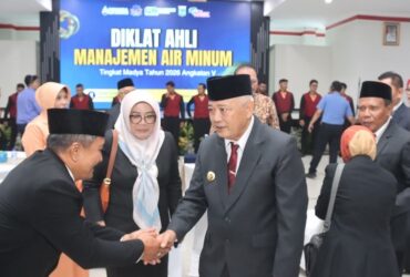 Bupati Malang, HM Sanusi dalam kegiatan pelatihan diklat ahli manajemen air minum (Prokopim)