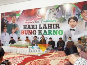 Wali Kota Blitar, Syauqul Muhibbin dalam acara Tasyakuran Brokohan Peringatan Hari Lahir ke-125 Bung Karno di Istana Gebang Kota Blitar (foto: Blok-a.com/Fajar)