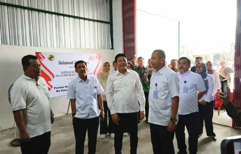Bupati Sidoarjo, Subandi, menerima kunjungan Tenaga Ahli Utama Deputi V Kantor Staf Presiden (KSP), Letjen TNI (Purn) Arif Rahman, Jumat (12/6/2026) (foto: istimewa)