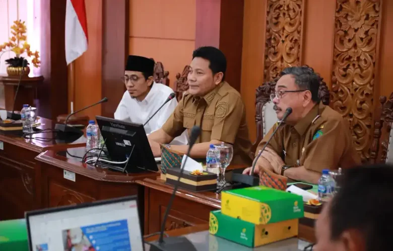 Pemkab Sidoarjo rapat koordinasi bersama Baznas, Diskominfo, Dinsos, serta Dinas Perkim CKTR Kabupaten Sidoarjo, Senin (15/6/2026) (foto: istimewa)