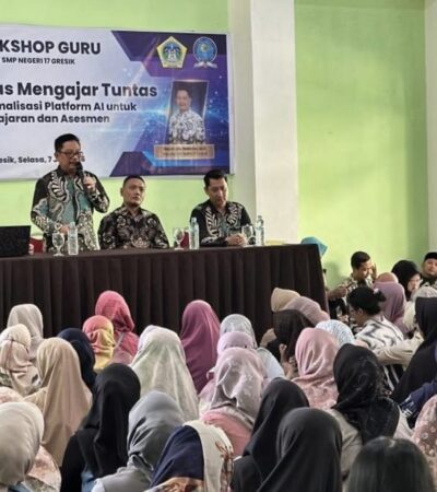 Teks foto : Sosialisasi MPLS program sekolah bersama wali murid dan Komite di aula UPT SMPN 17 Gresik.(blok-a.com/ivan)