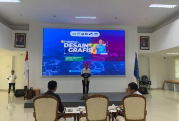 Wali Kota Malang, Wahyu Hidayat dalam kegiatan pelatihan desain grafis (Istimewa)