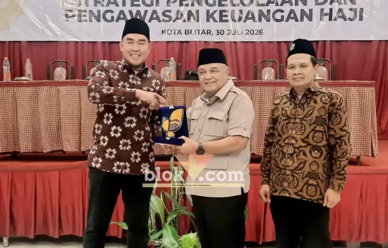 Anggota Komisi VIII DPR RI Daerah Pemilihan Jawa Timur VI, Endro Hermono, dalam acara sosialisasi Diseminasi Strategi Pengelolaan dan Pengawasan Keuangan Haji di Kota Blitar (foto: Blok-a.com/Fajar)