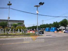 BNN, Kepolisian, TNI hingga Bea Cukai berjaga ketat di kawasan Pergudangan Prambanan Bizland, Desa Cerme Lor, Kecamatan Cerme, Kabupaten Gresik (foto: Blok-a.com/ivan)