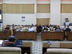 Bapemperda DPRD Banyuwangi saat menggelar rapat konsultasi secara virtual bersama Direktorat Jenderal Perimbangan Keuangan Kementerian Keuangan RI, Selasa (14/07/2026) (foto: Blok-a.com/Istimewa)